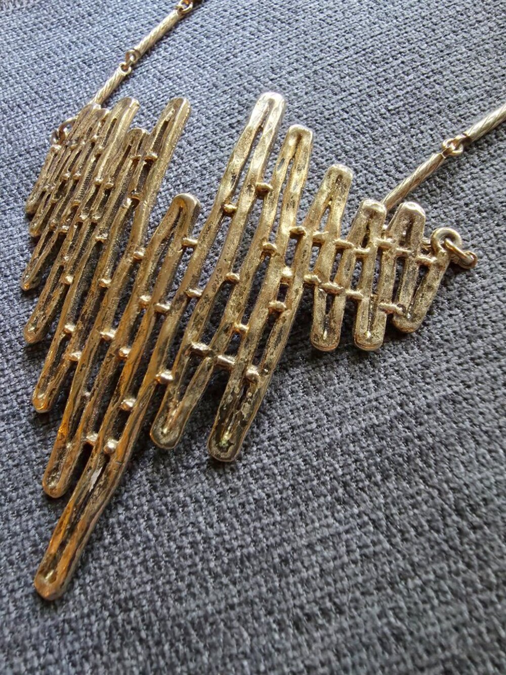 Vintage sculptural brutalist gold tone bib necklace MCM - Picture 8 of 12